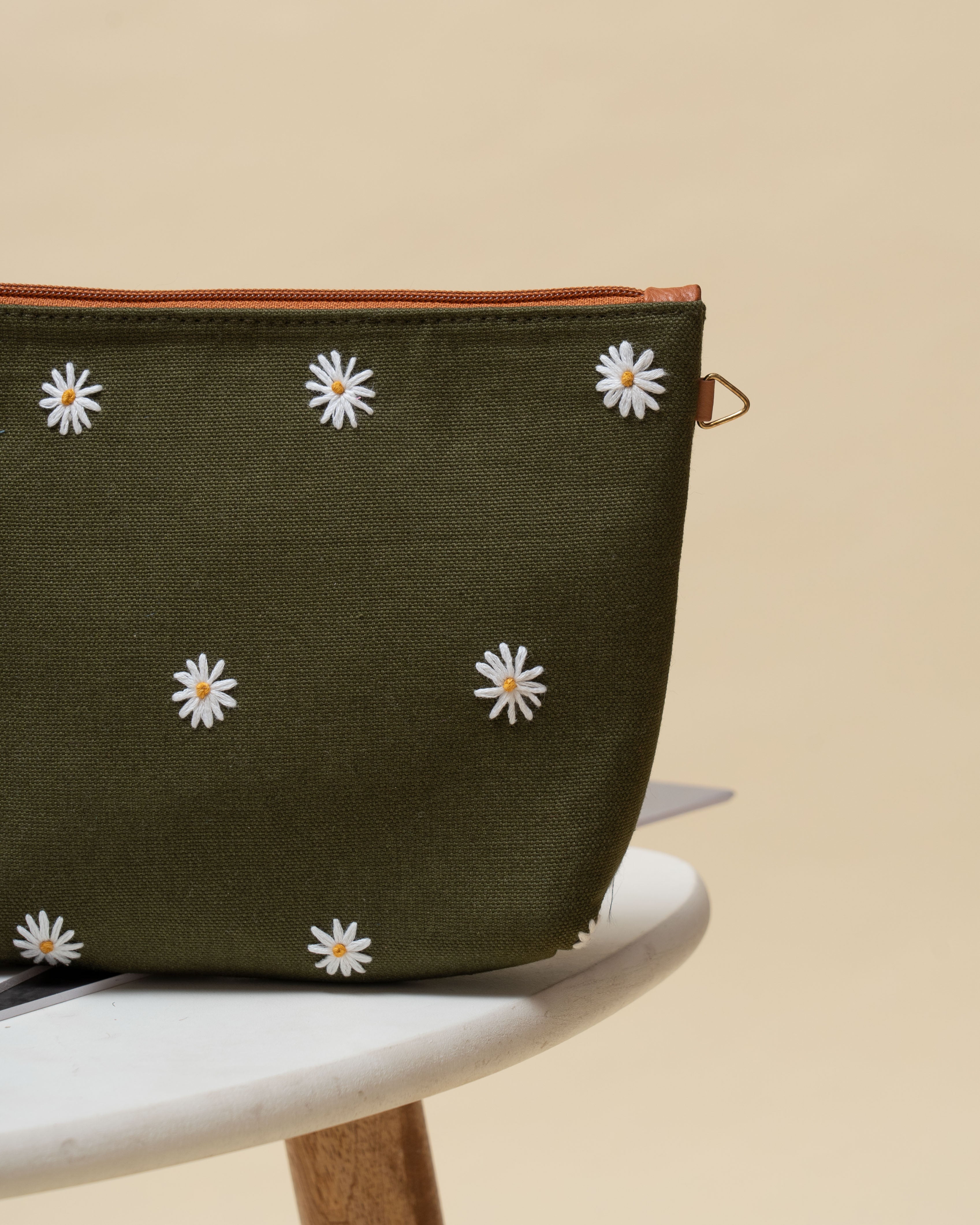 Daisy Pouch
