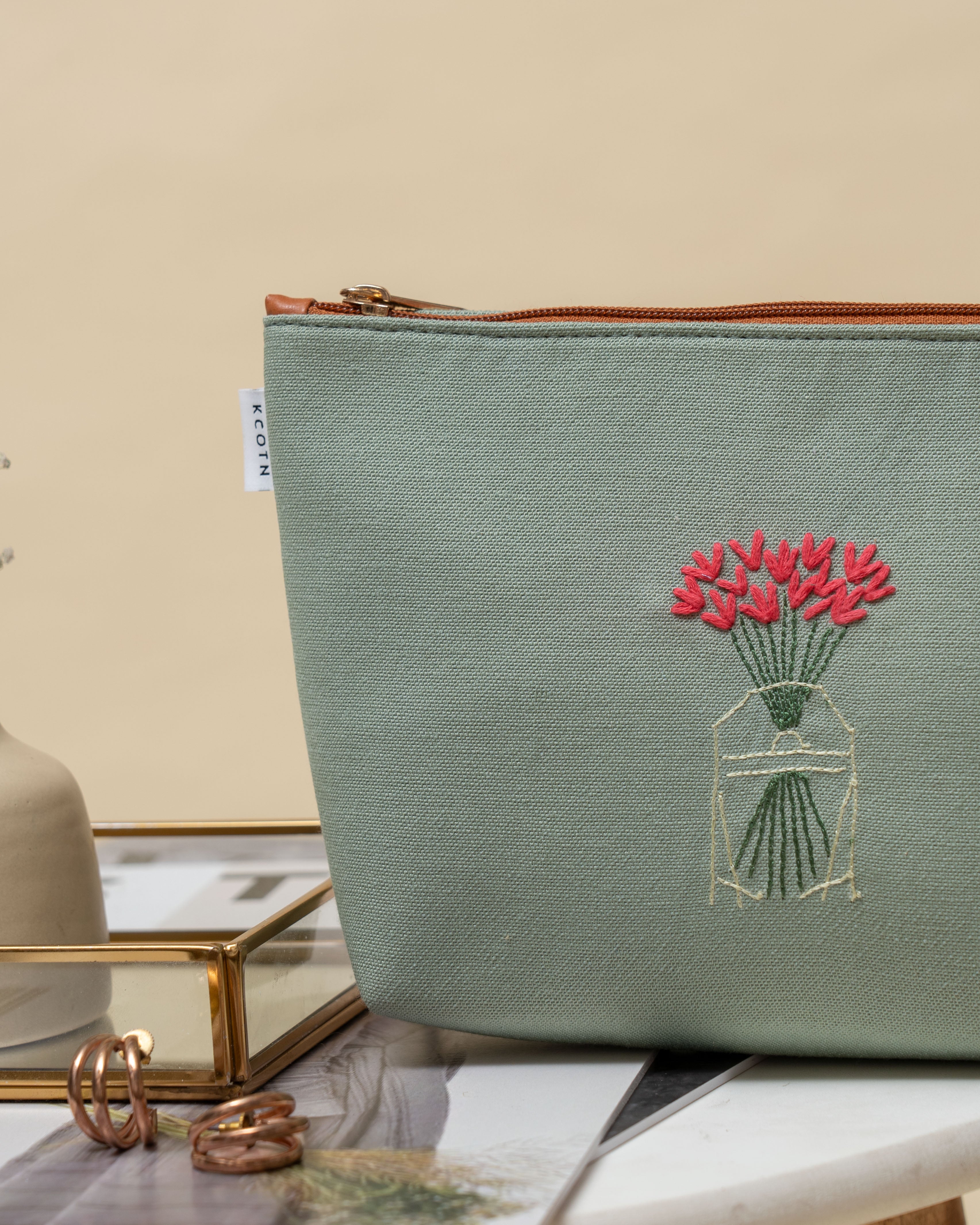 Bouquet Pouch