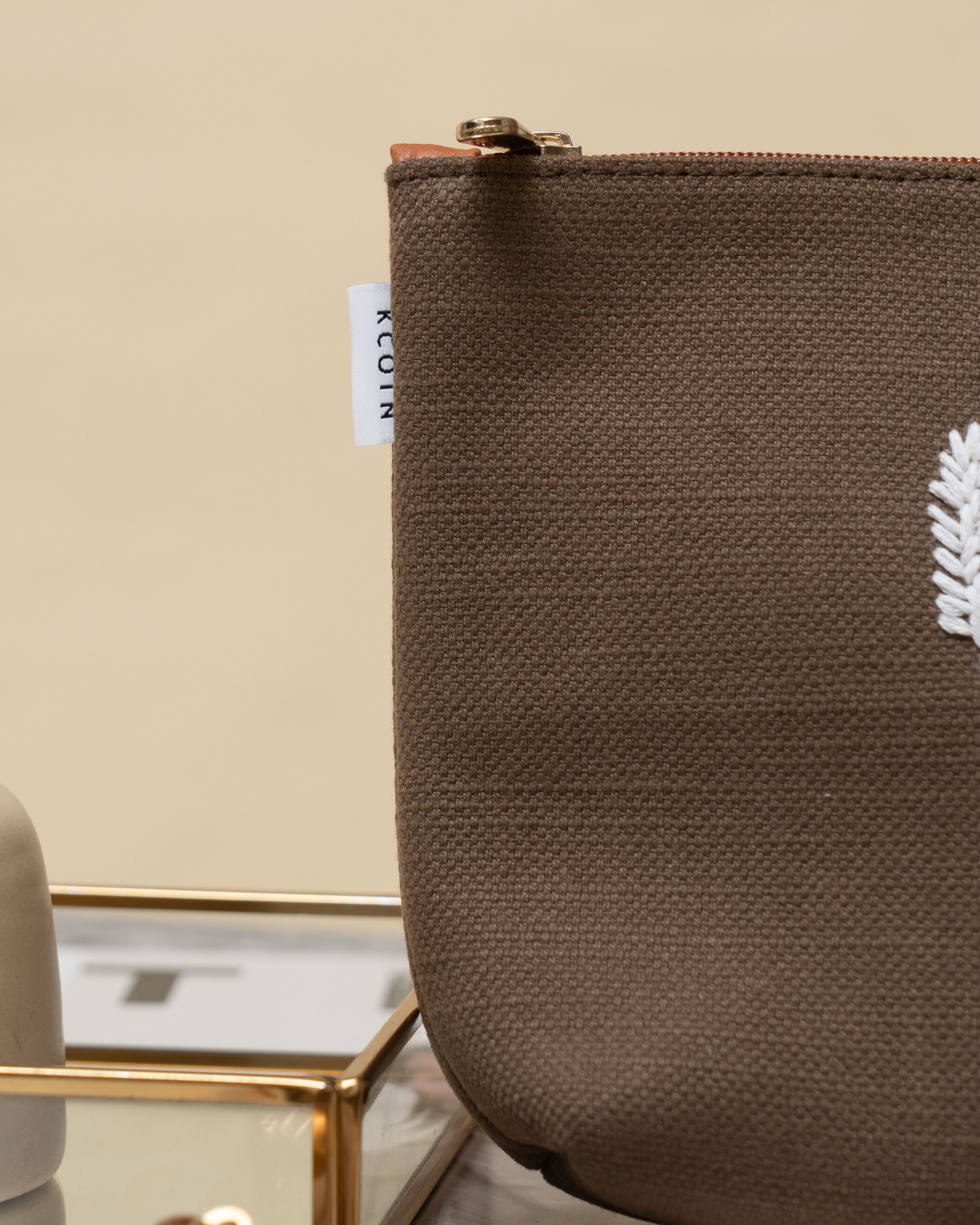 Phillaur Pouch