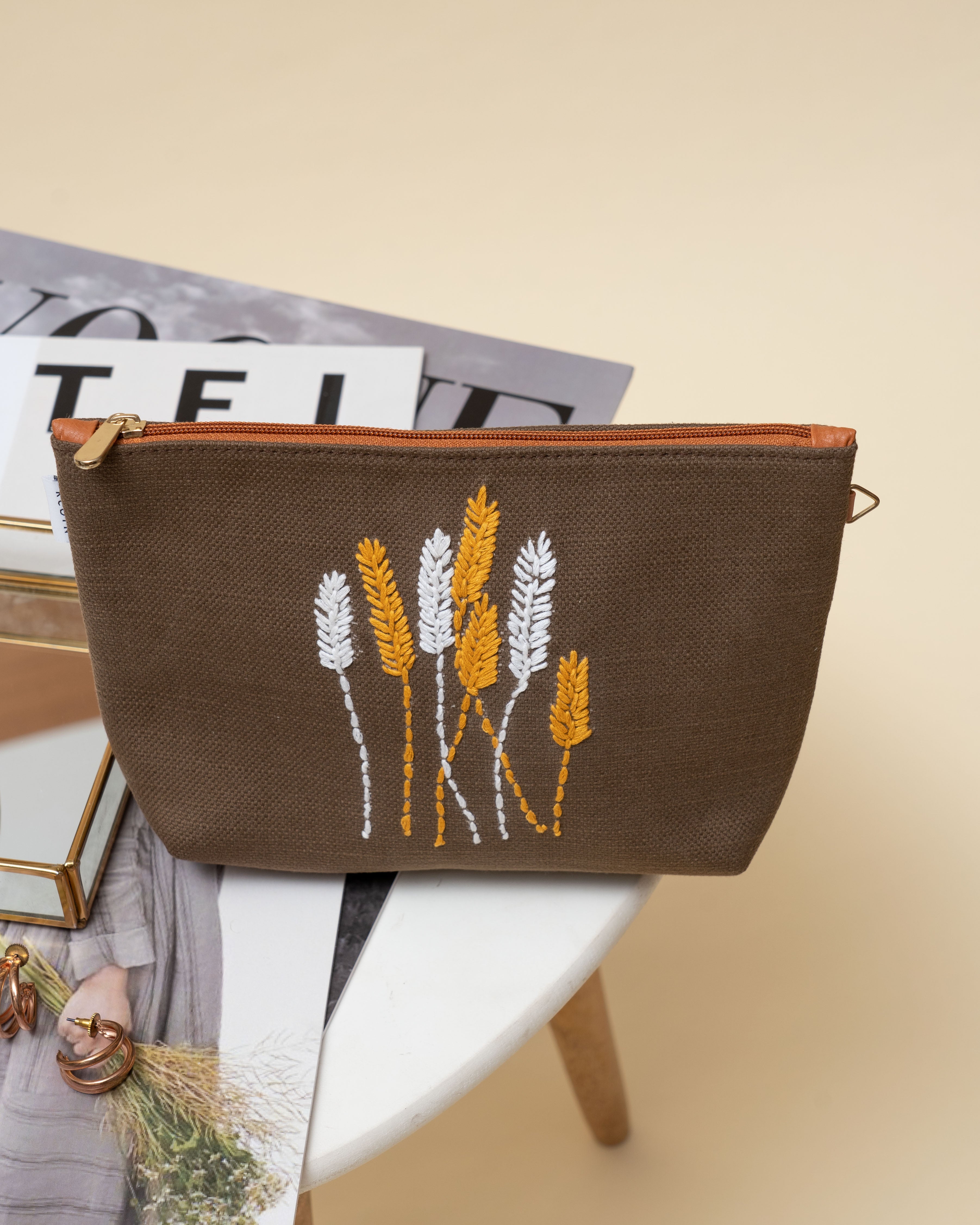 Phillaur Pouch